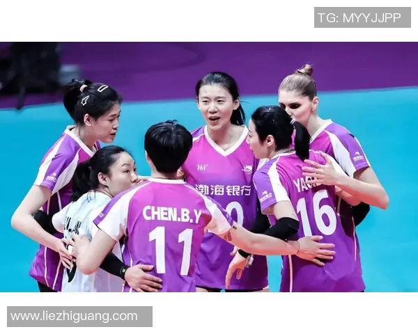 女排联赛江苏队与浙江队激战正酣精彩瞬间引人瞩目