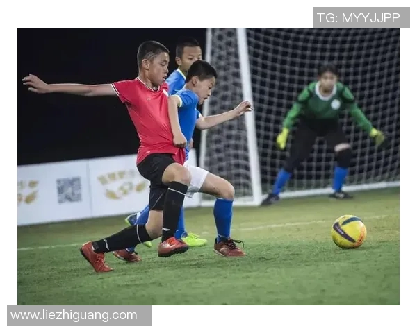 曼彻斯特联队与皇家马德里激战正酣谁将赢得这场巅峰对决