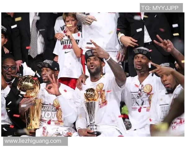 热火与马刺再度交锋V4对决引发球迷热烈期待与激情碰撞 热火与马刺再度交锋V4对决引发球迷热烈期待与激情碰撞