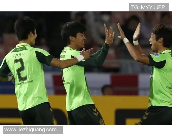 权健迎战香港杰志期待逆袭全力争胜展现球队实力与斗志