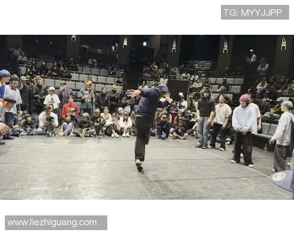 街舞战术解析：上海街舞队如何构建高效中路突破体系与战术配合MBA