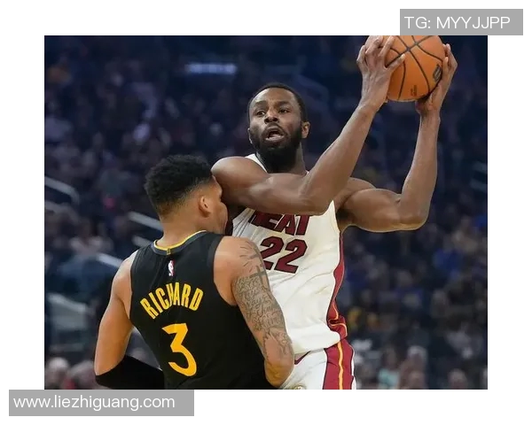 勇士与热火激战正酣CCTV5直播精彩瞬间不容错过