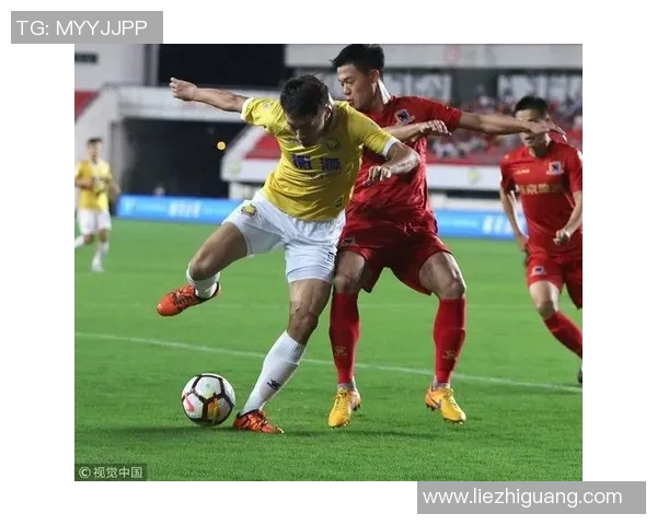 恒大与辽宁新开比分激战正酣球迷热情高涨期待精彩瞬间 恒大与辽宁新开比分激战正酣球迷热情高涨期待精彩瞬间