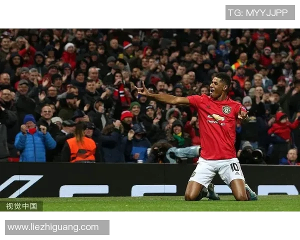 林茨主场迎战曼联期待精彩对决双方球迷热情高涨气氛火热 林茨主场迎战曼联期待精彩对决双方球迷热情高涨气氛火热